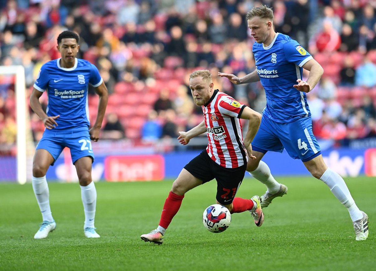 Nhận định soi kèo Sunderland vs Huddersfield lúc 1h45 ngày 27/8/2025