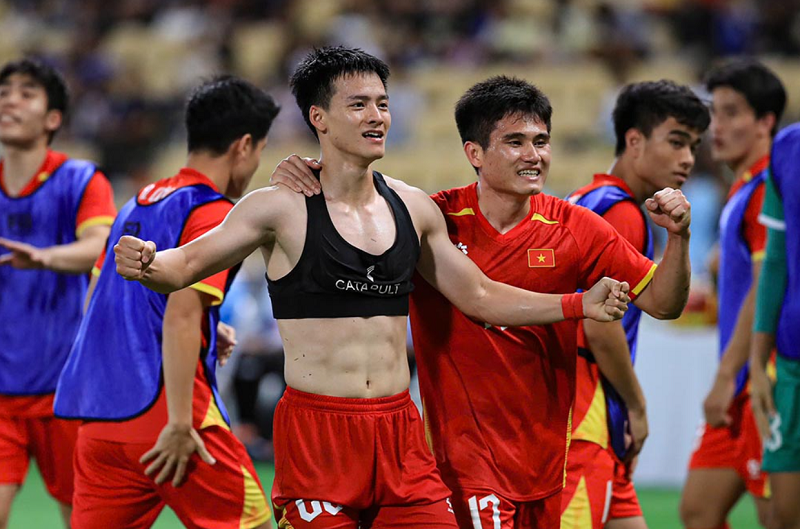 Thanh Nhàn chạy đua thời gian tại Jeddah, U23 Việt Nam nín thở chờ tín hiệu tích cực